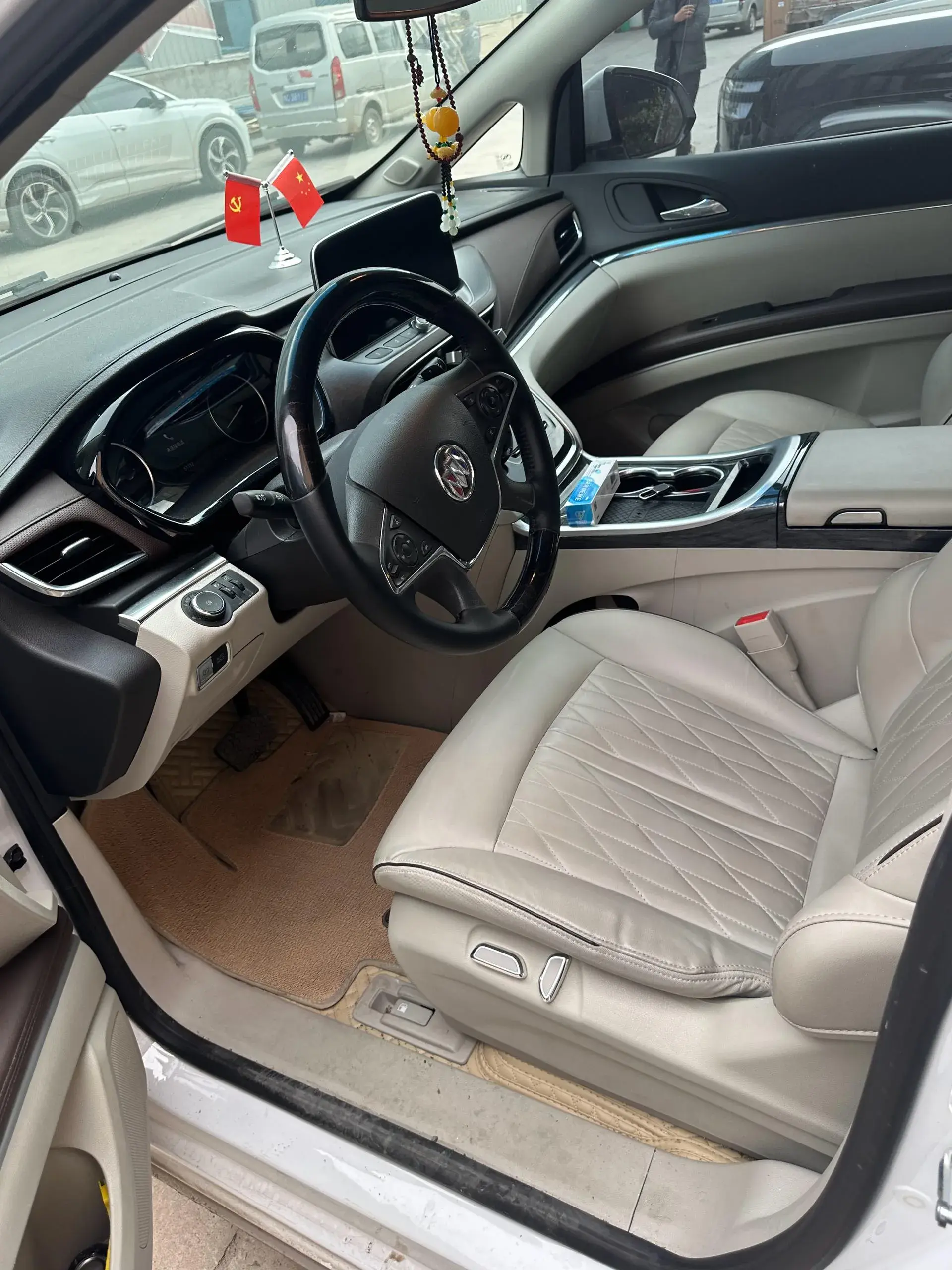 2023 BUICK GL8 thumbnail 3