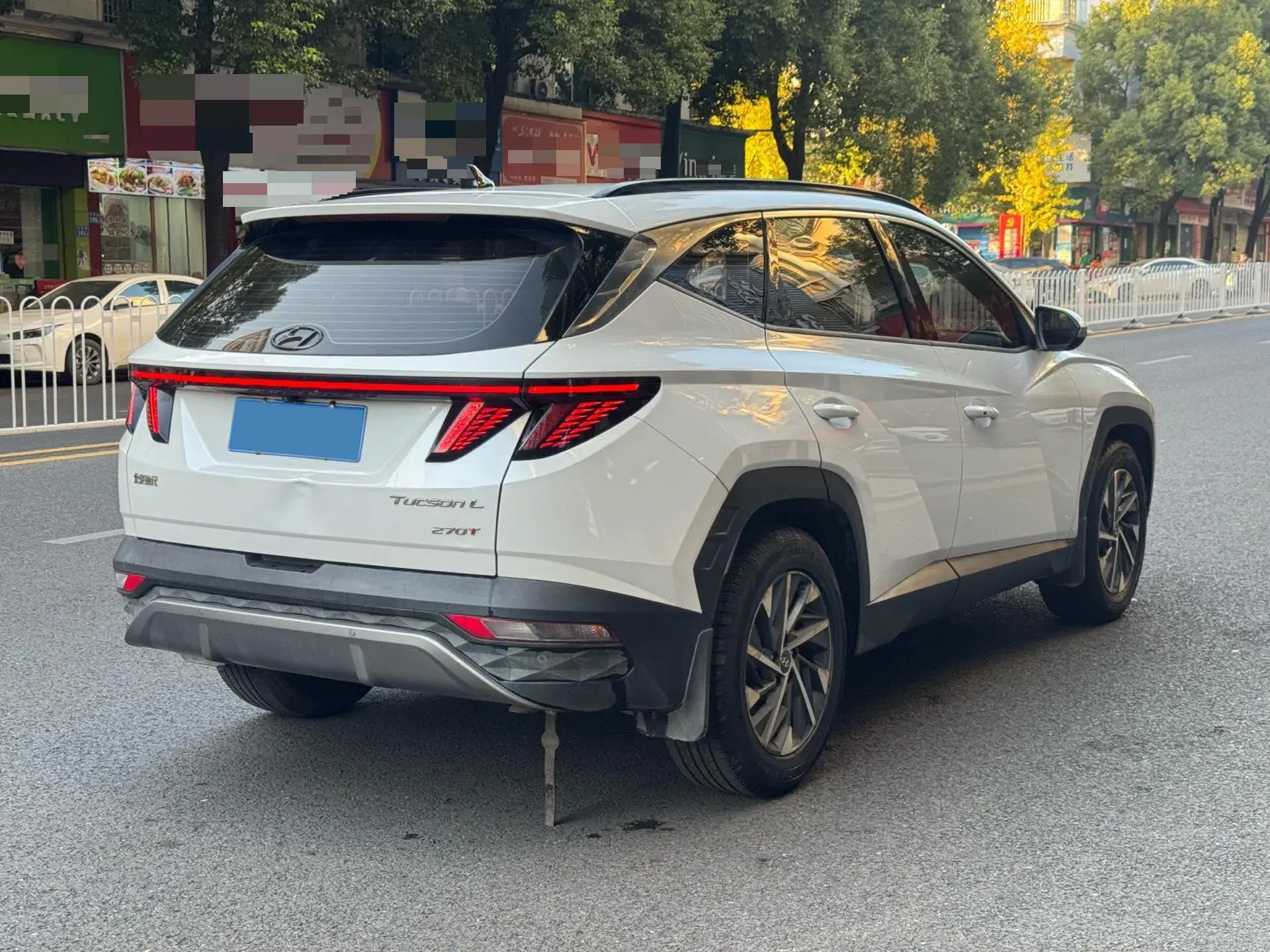 2023 HYUNDAI TUCSON thumbnail 4