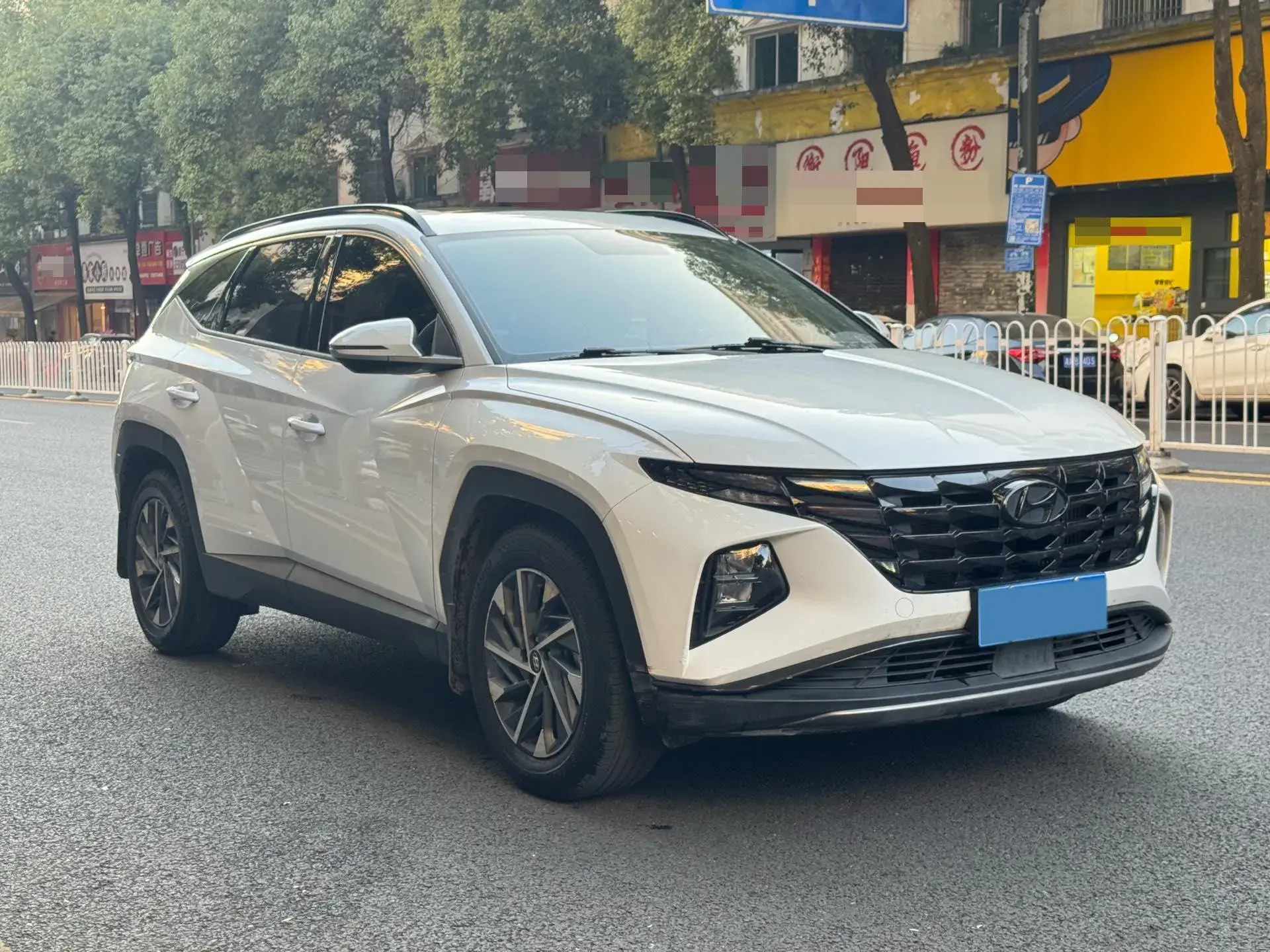 2023 HYUNDAI TUCSON thumbnail 3
