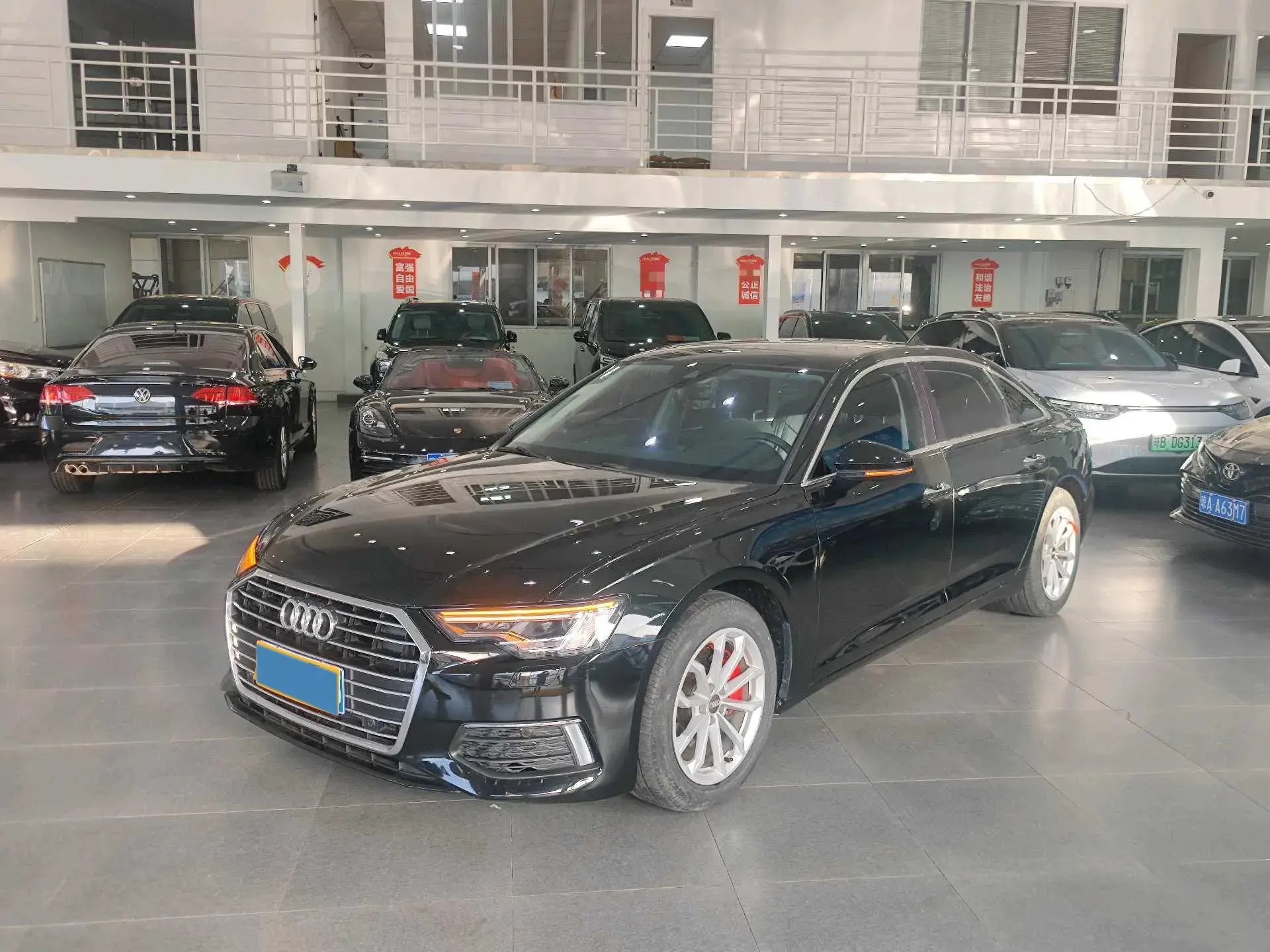 2021 AUDI A6L view 1