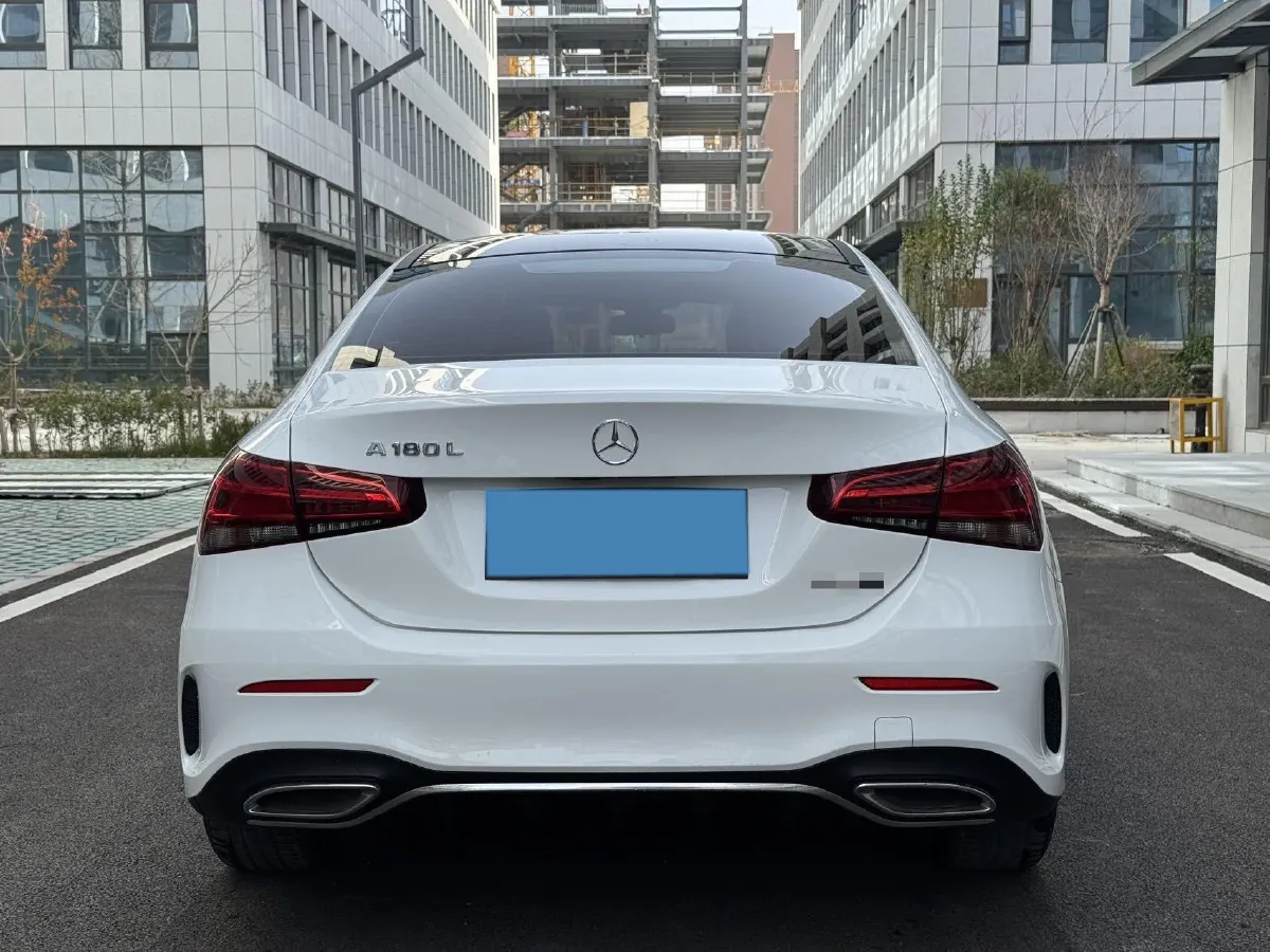 2022 Mercedes-Benz A Class 1.3T 136HP L4 7DCT,autocango,china used car exporter,china ev exporter,chinese used car exporter,chinese used ev exporter