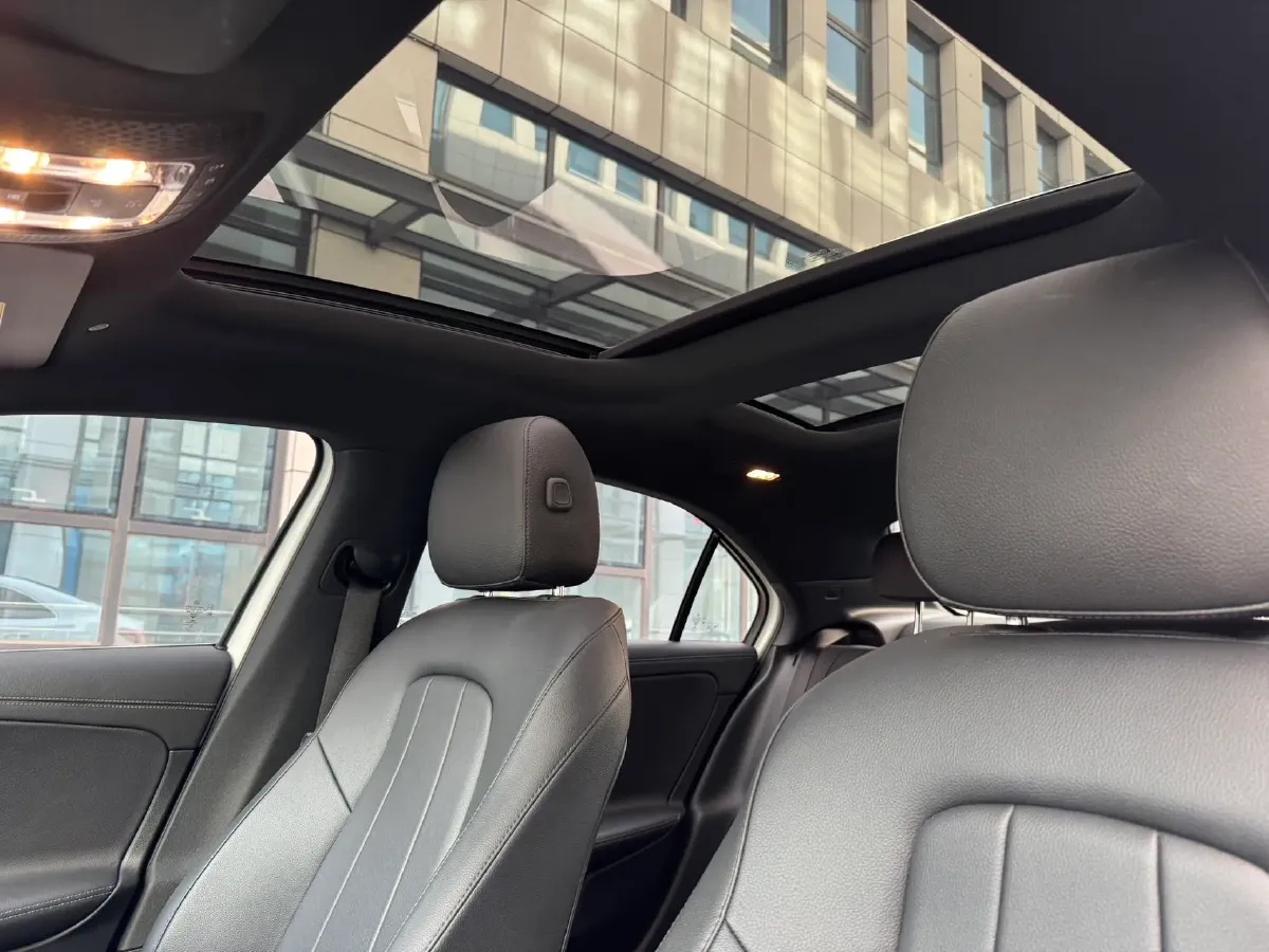 2022 Mercedes-Benz A Class 1.3T 136HP L4 7DCT,autocango,china used car exporter,china ev exporter,chinese used car exporter,chinese used ev exporter