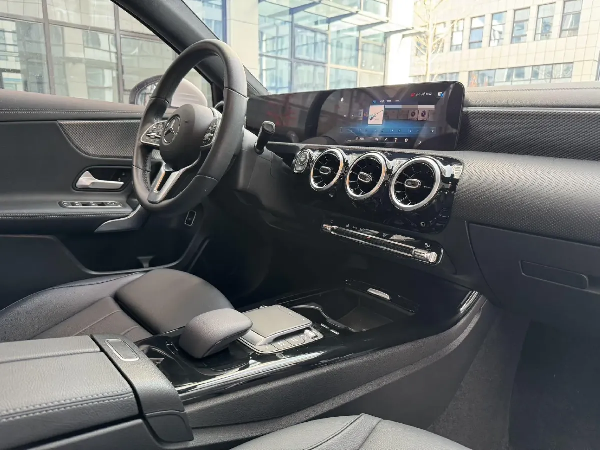 2022 Mercedes-Benz A Class 1.3T 136HP L4 7DCT,autocango,china used car exporter,china ev exporter,chinese used car exporter,chinese used ev exporter