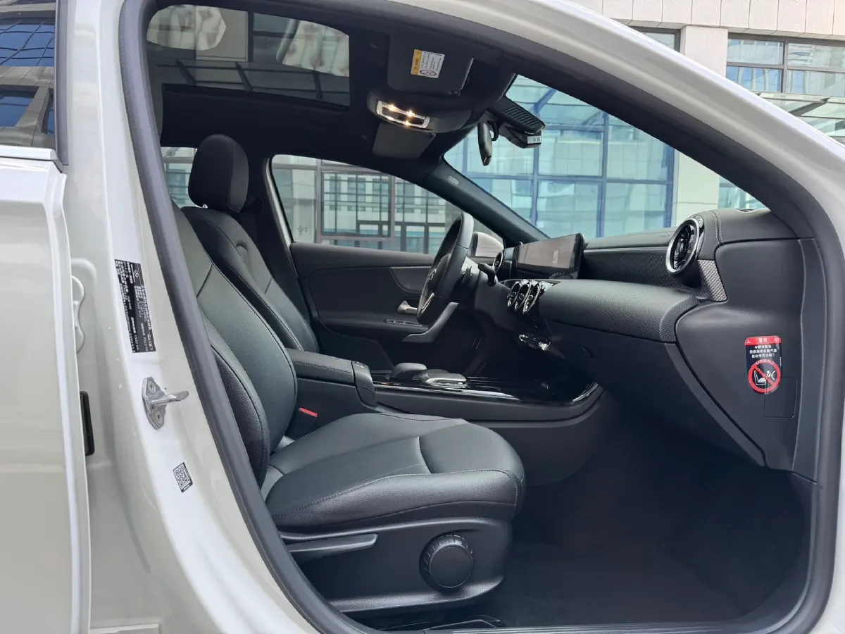 2022 Mercedes-Benz A Class 1.3T 136HP L4 7DCT,autocango,china used car exporter,china ev exporter,chinese used car exporter,chinese used ev exporter