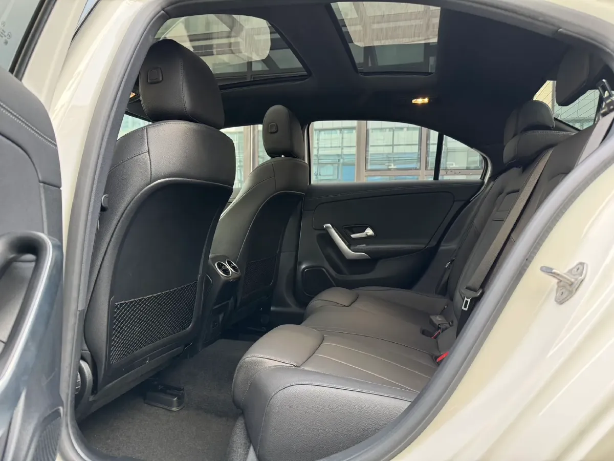 2022 Mercedes-Benz A Class 1.3T 136HP L4 7DCT,autocango,china used car exporter,china ev exporter,chinese used car exporter,chinese used ev exporter