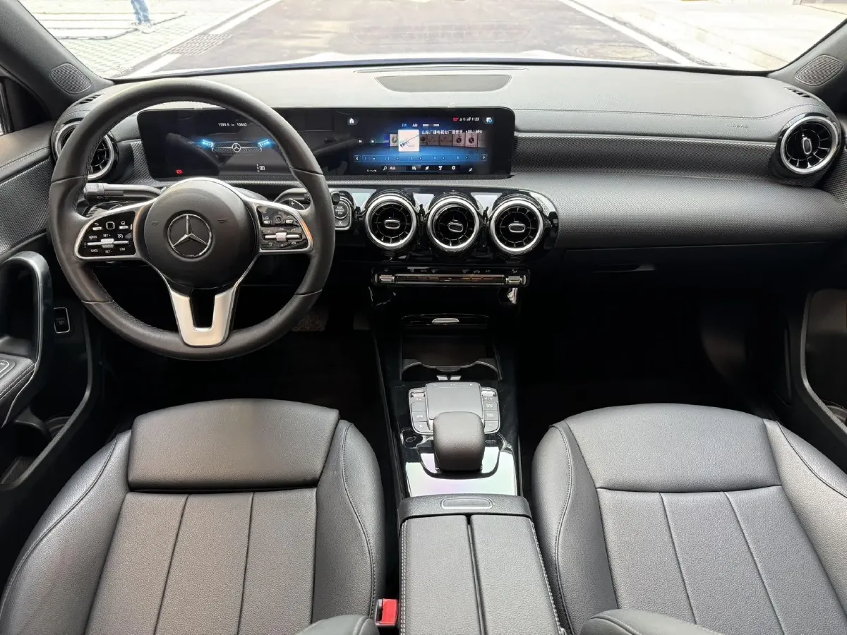 2022 Mercedes-Benz A Class 1.3T 136HP L4 7DCT,autocango,china used car exporter,china ev exporter,chinese used car exporter,chinese used ev exporter
