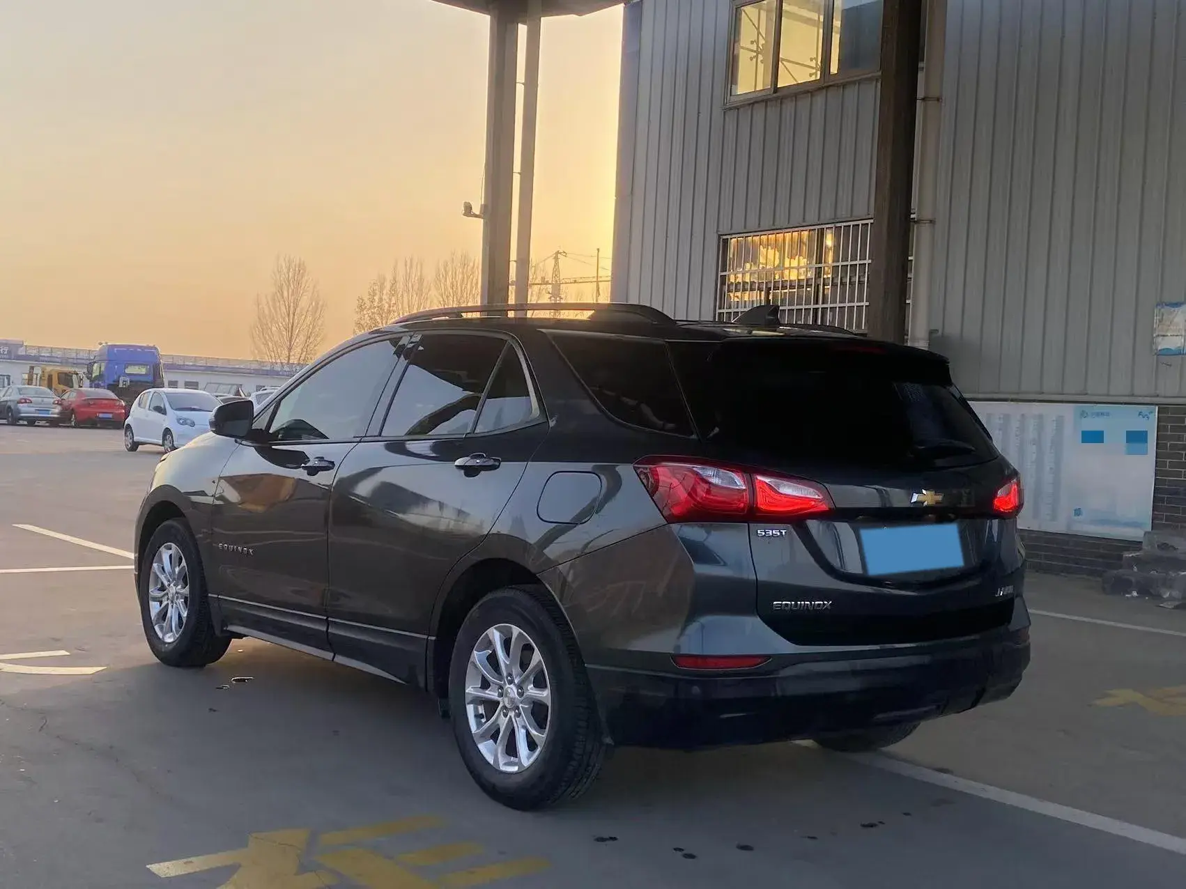 2019 CHEVROLET EQUINOX thumbnail 4