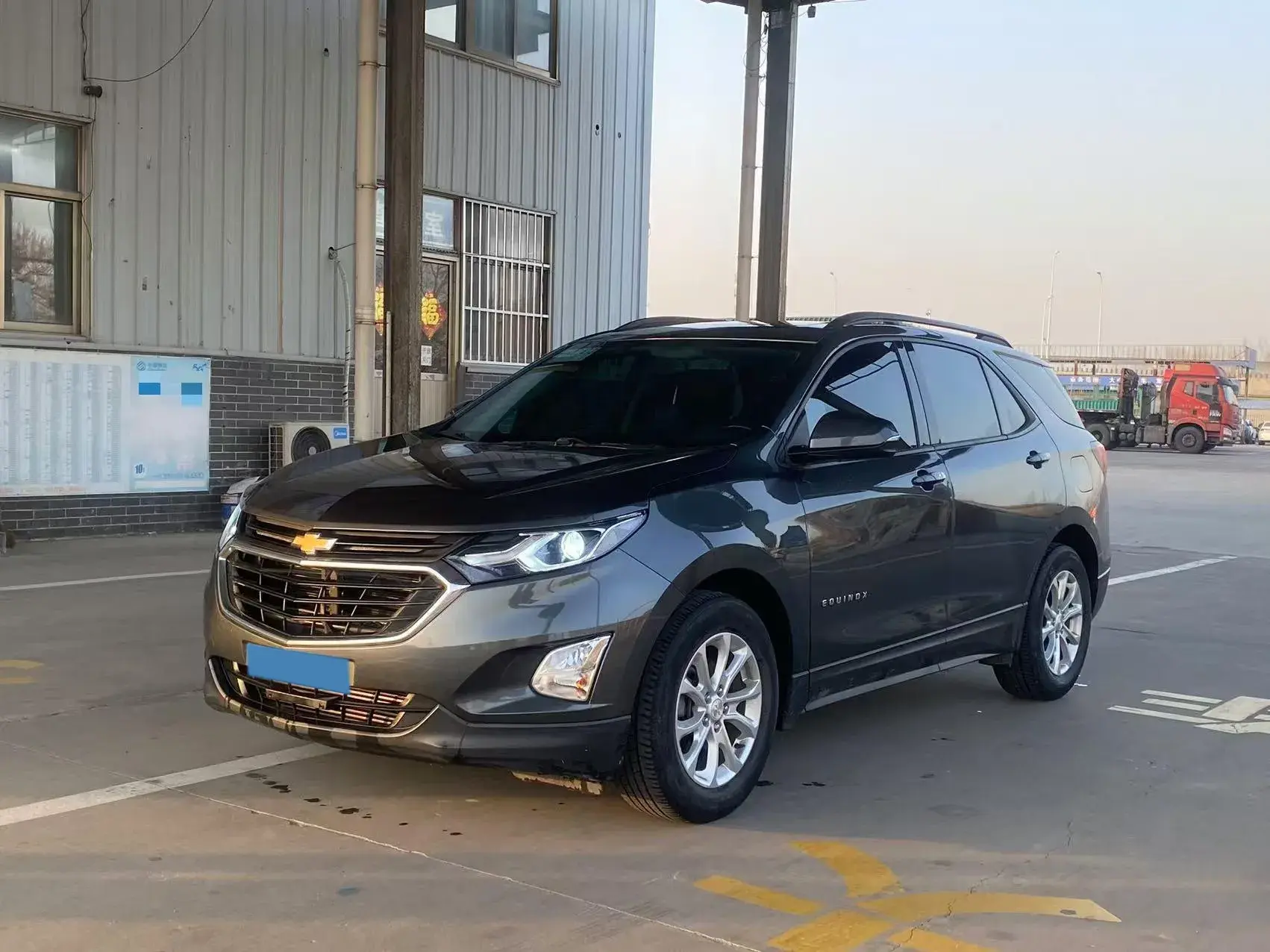 2019 CHEVROLET EQUINOX view 1