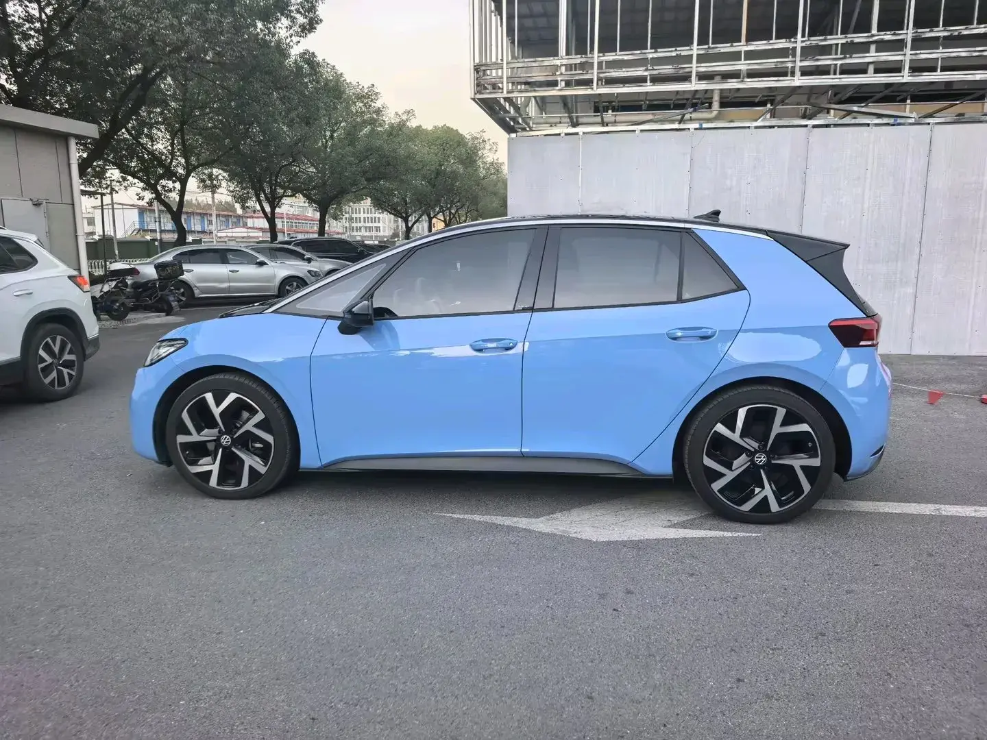 2025 VOLKSWAGEN ID.3 thumbnail 3