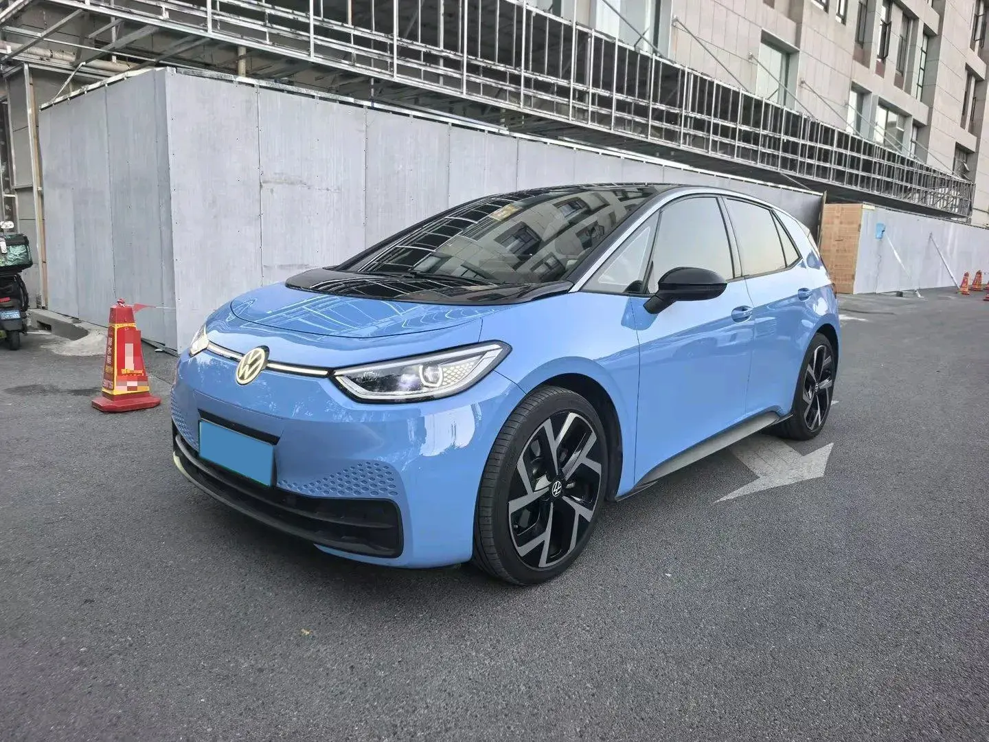 2025 VOLKSWAGEN ID.3 view 1