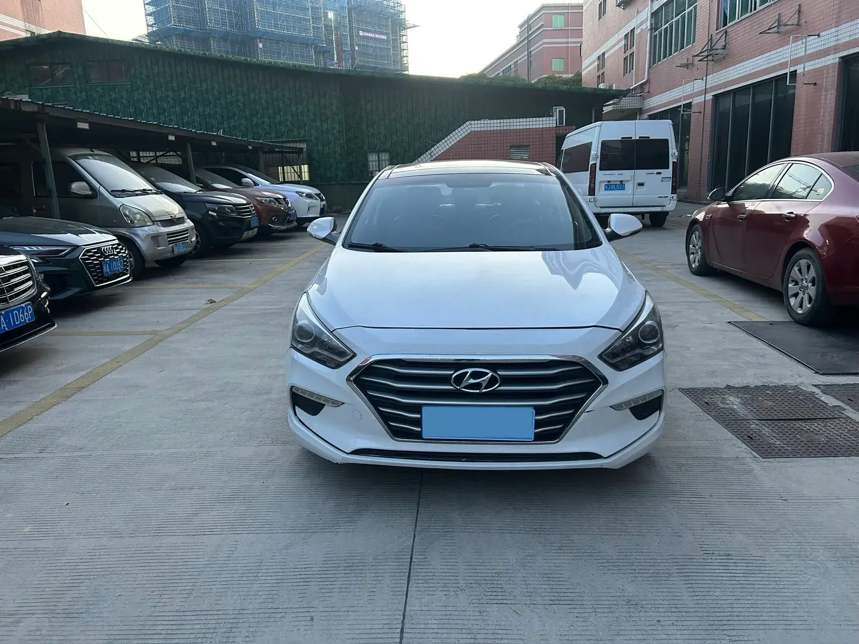 2017 HYUNDAI MISTRA thumbnail 3