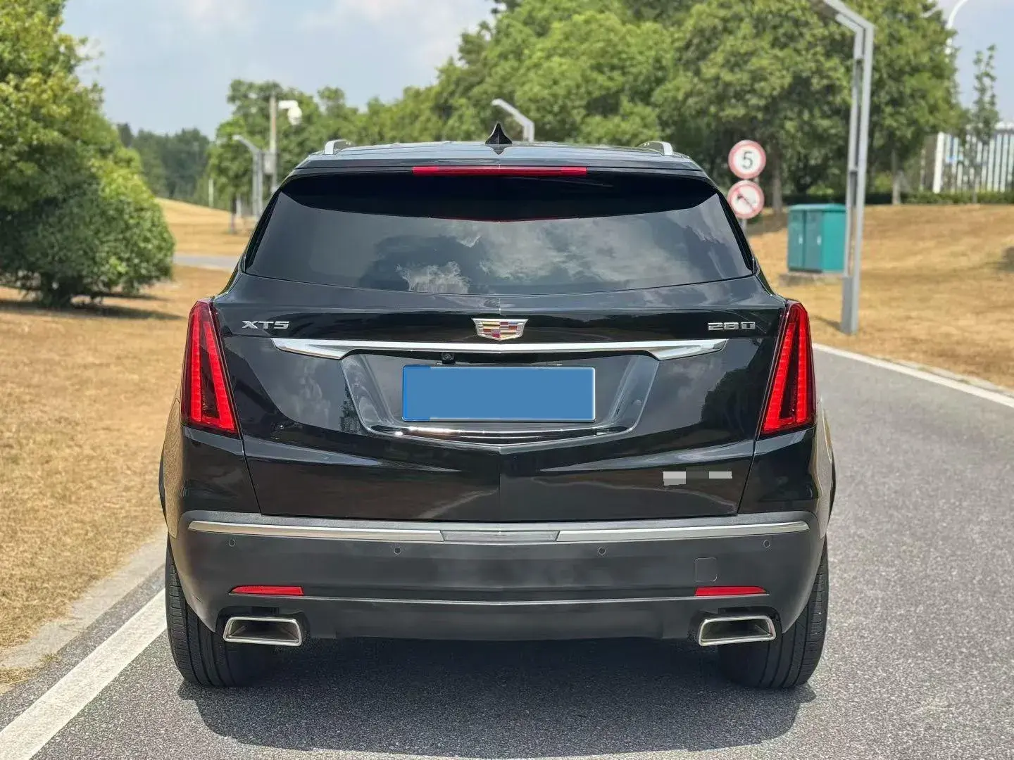 2021 CADILLAC XT5 thumbnail 3