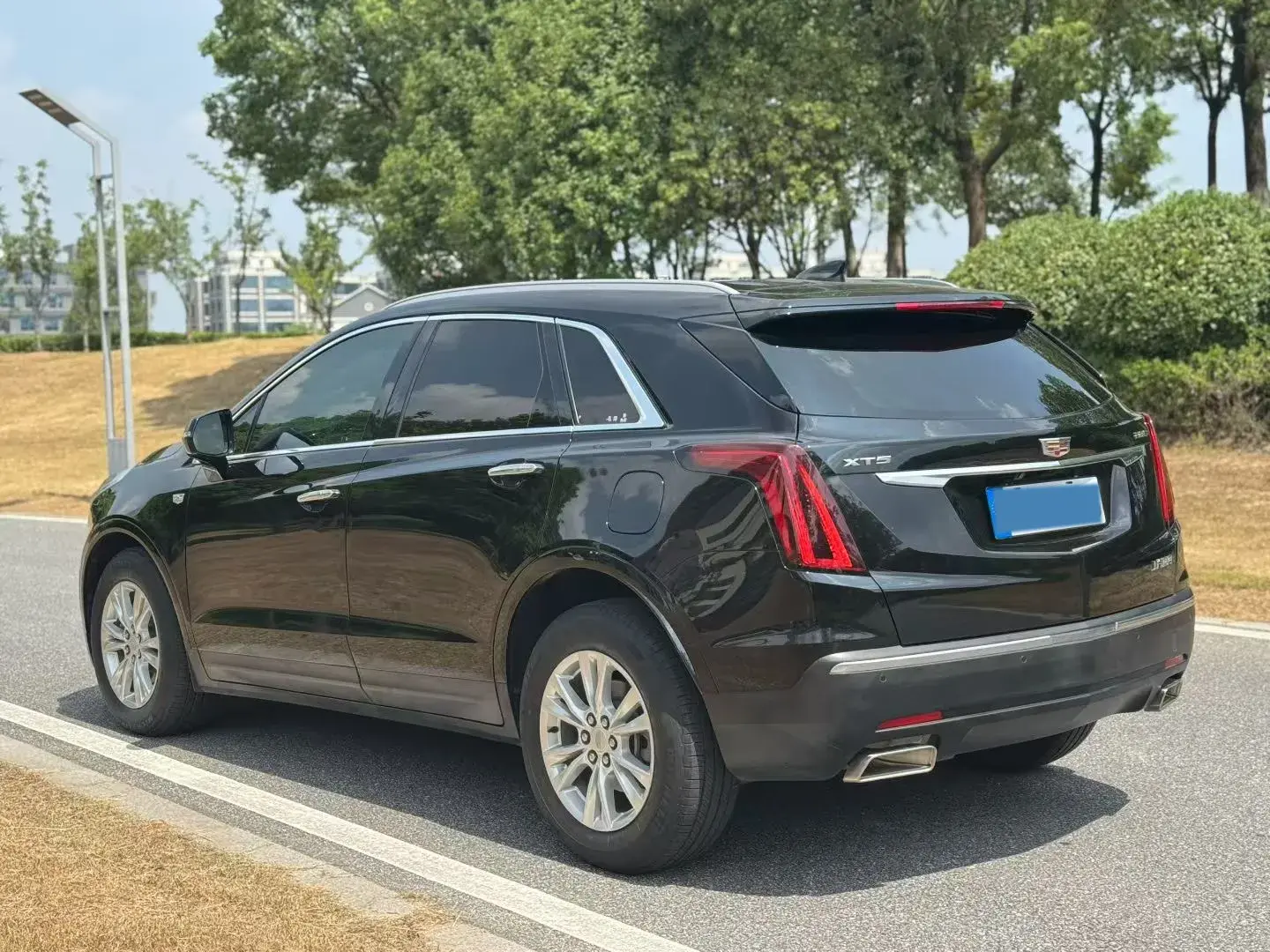 2021 CADILLAC XT5 thumbnail 4
