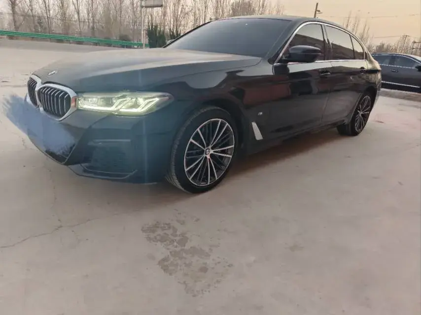 2023 BMW 5 Series 2.0T 245HP L4 8AT