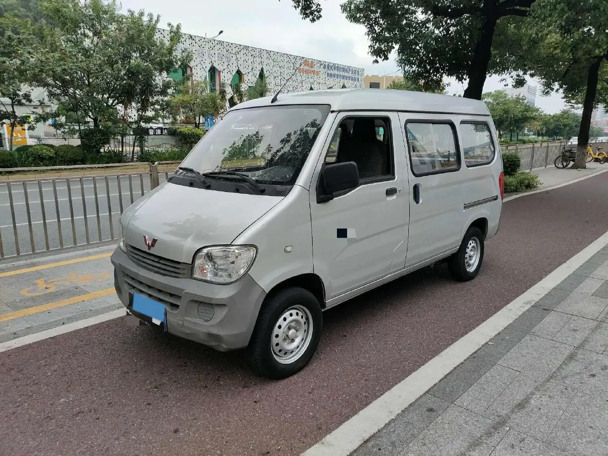 2020 WuLing ZhiGuang 1.2L 76HP L4 5MT