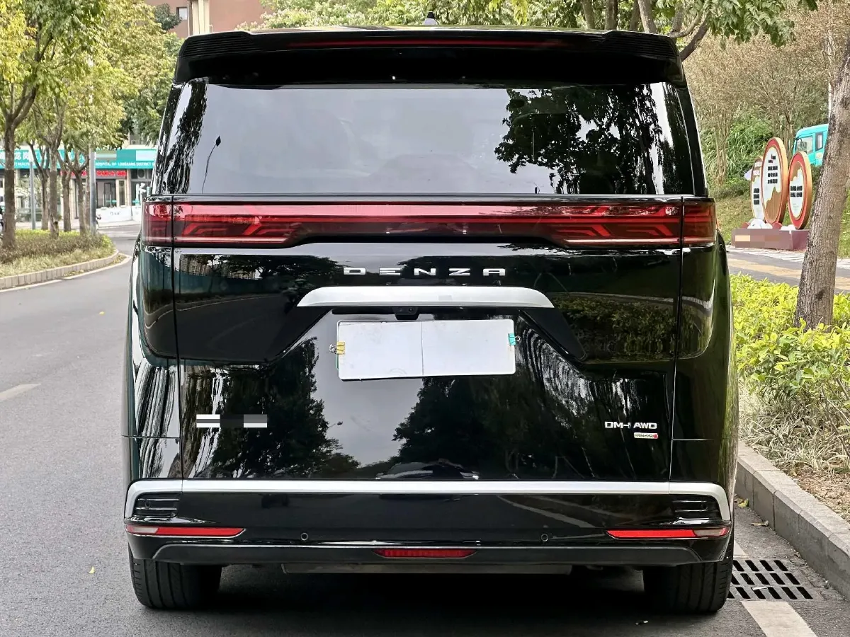 2025 Denza D9 1.5T 156HP L4 E-CVT PHEV 40KWH,autocango,china used car exporter,china ev exporter,chinese used car exporter,chinese used ev exporter