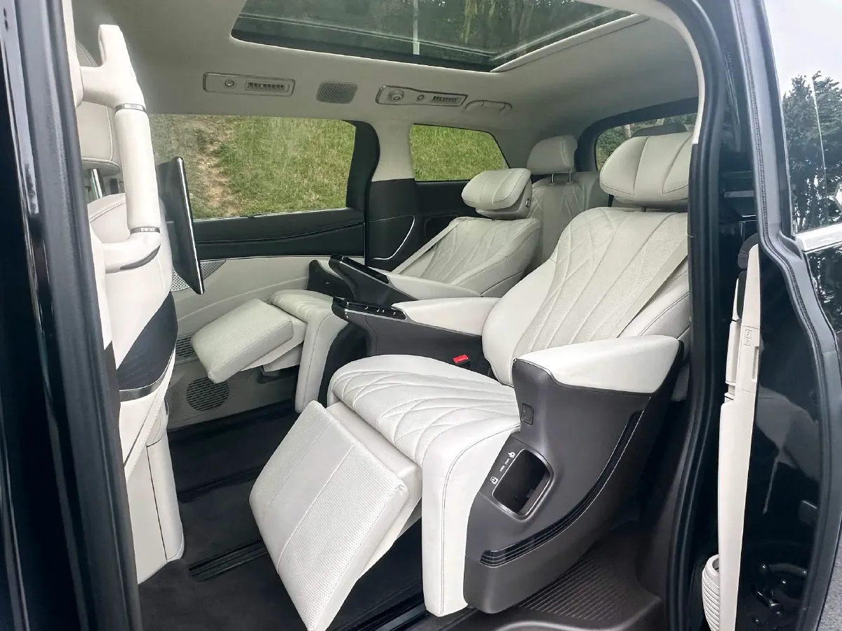 2025 Denza D9 1.5T 156HP L4 E-CVT PHEV 40KWH,autocango,china used car exporter,china ev exporter,chinese used car exporter,chinese used ev exporter