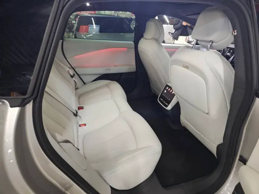 2024 XPENG P7+ thumbnail 4