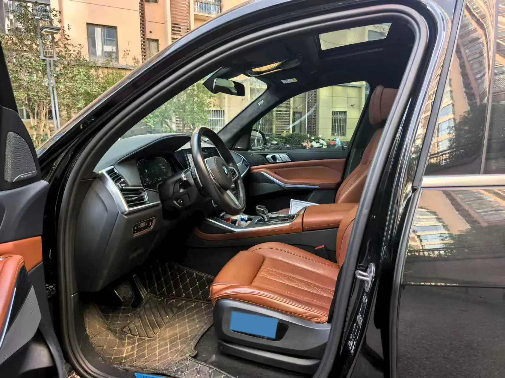 2022 BMW X7 thumbnail 2