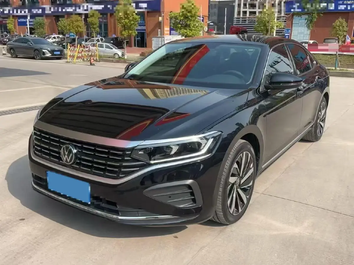 2024 Volkswagen Passat 2.0T 220HP L4 7DCT