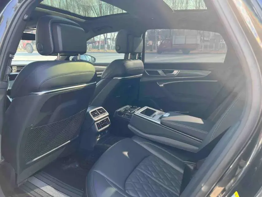 2025 AUDI A6L thumbnail 3