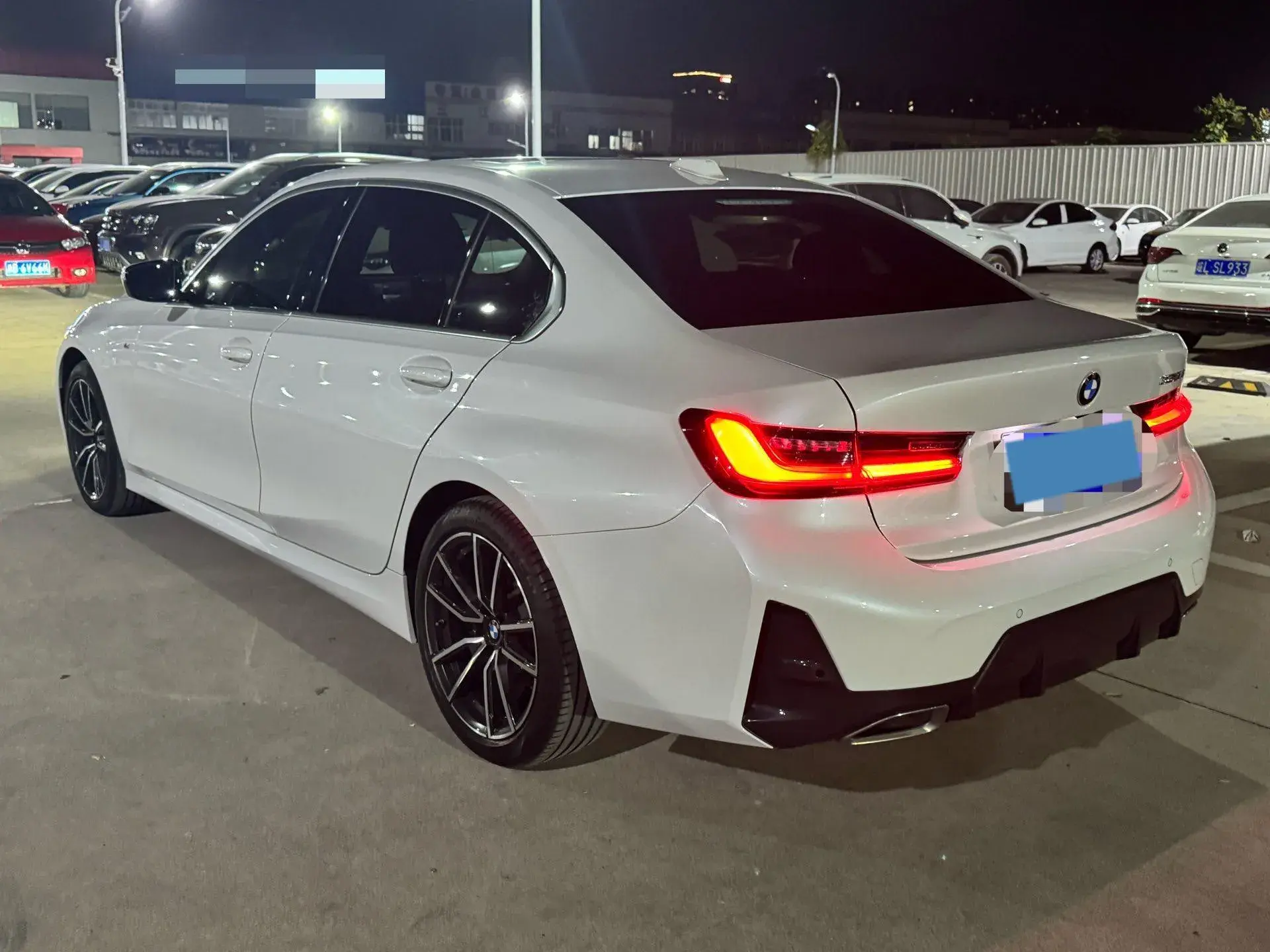 2023 BMW 3 thumbnail 4