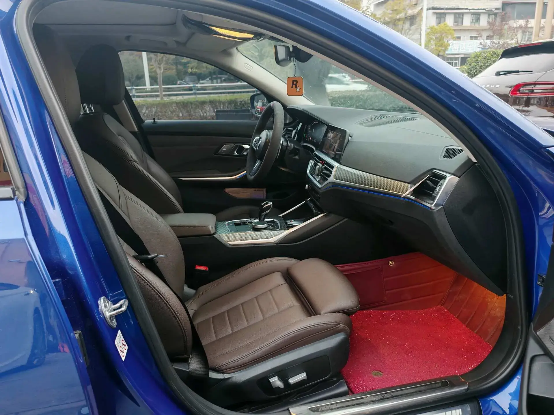 2021 BMW 3 thumbnail 3