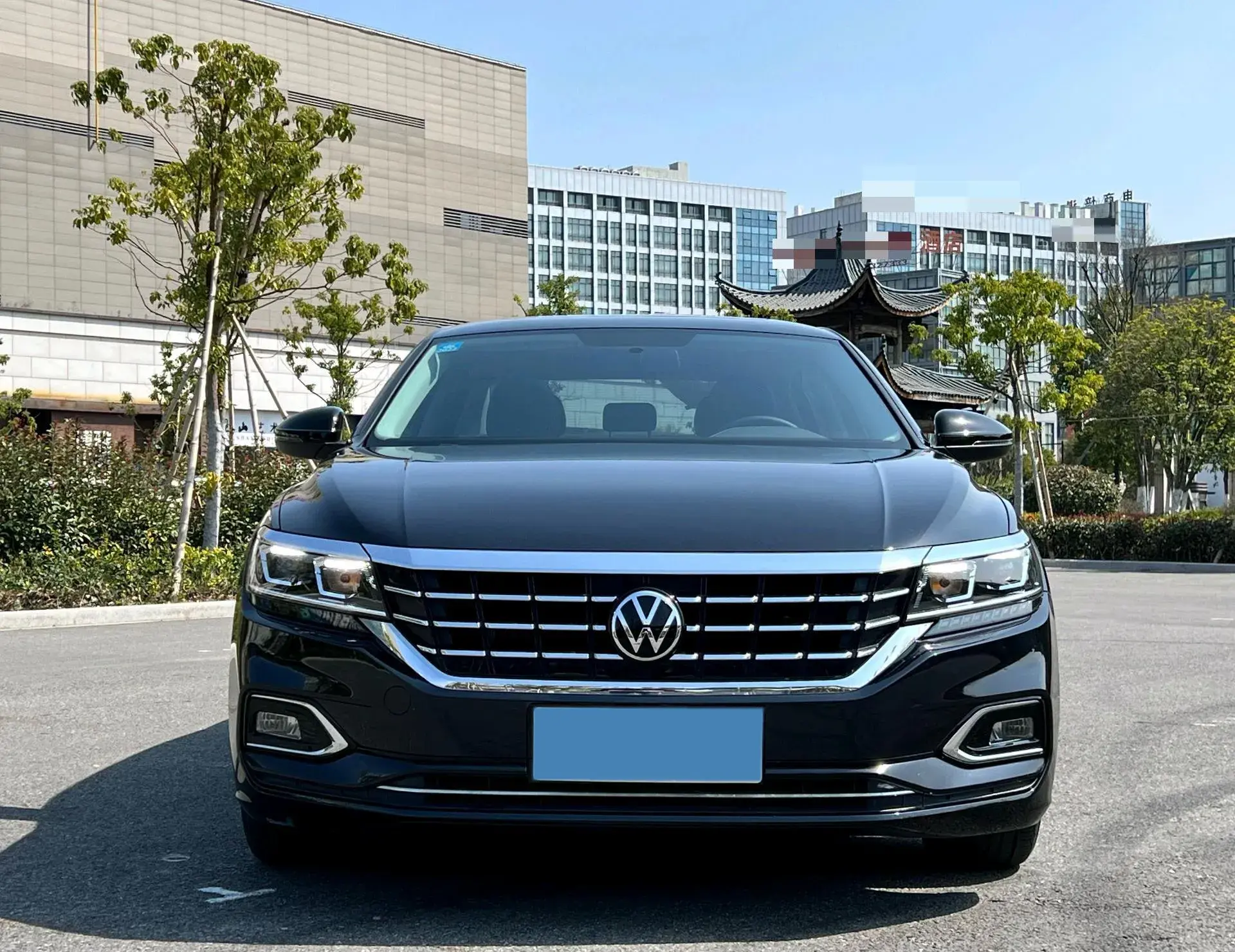 2019 VOLKSWAGEN PASSAT thumbnail 3