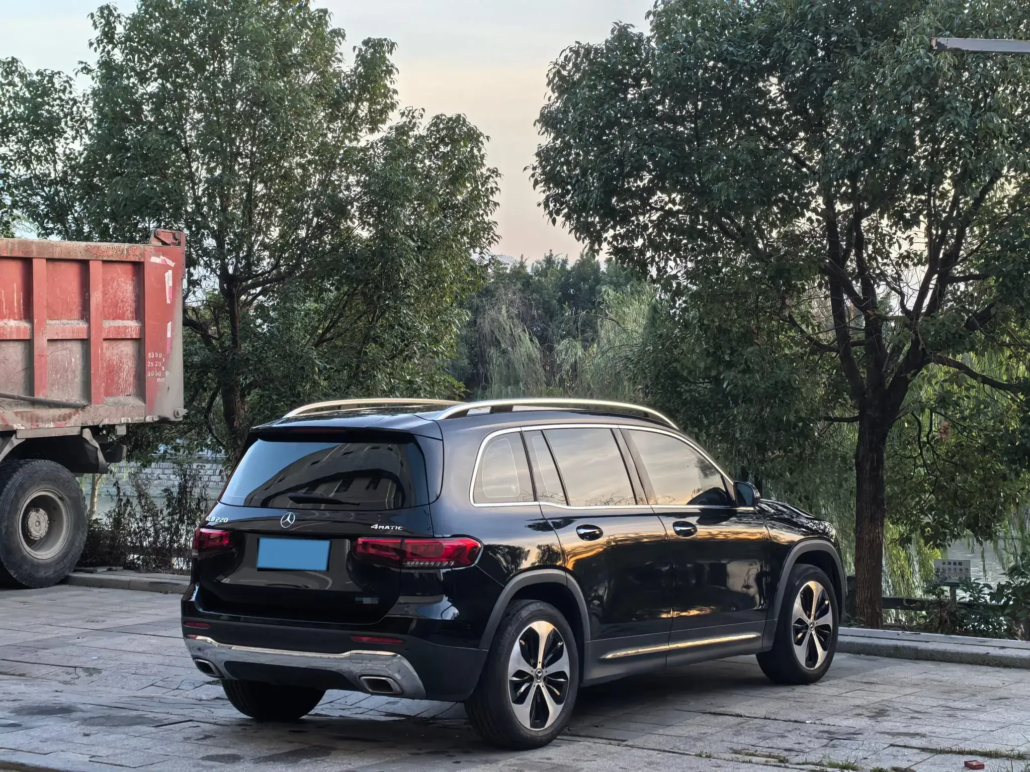 2021 MERCEDES-BENZ GLB thumbnail 4