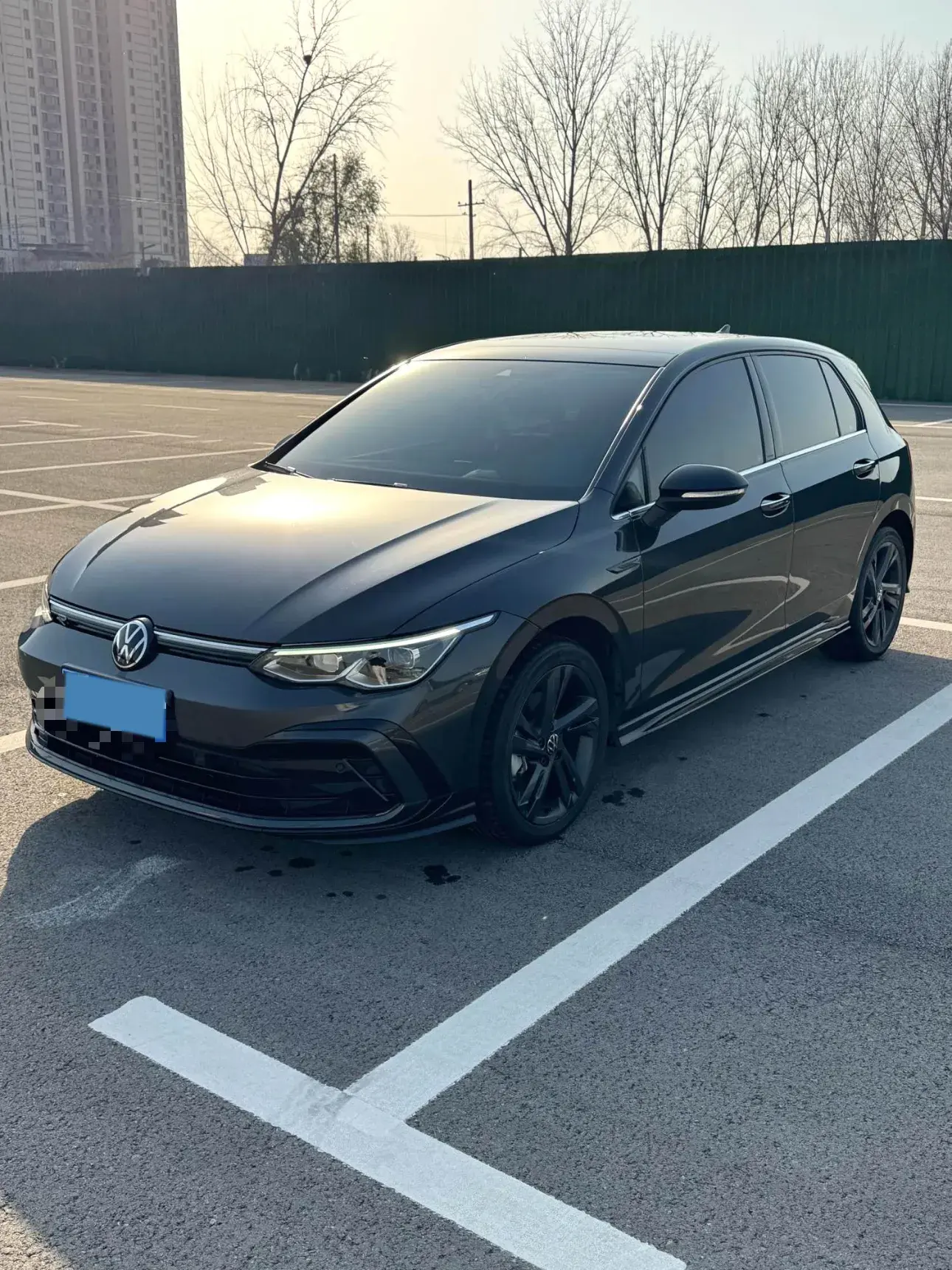 2023 VOLKSWAGEN GOLF view 1