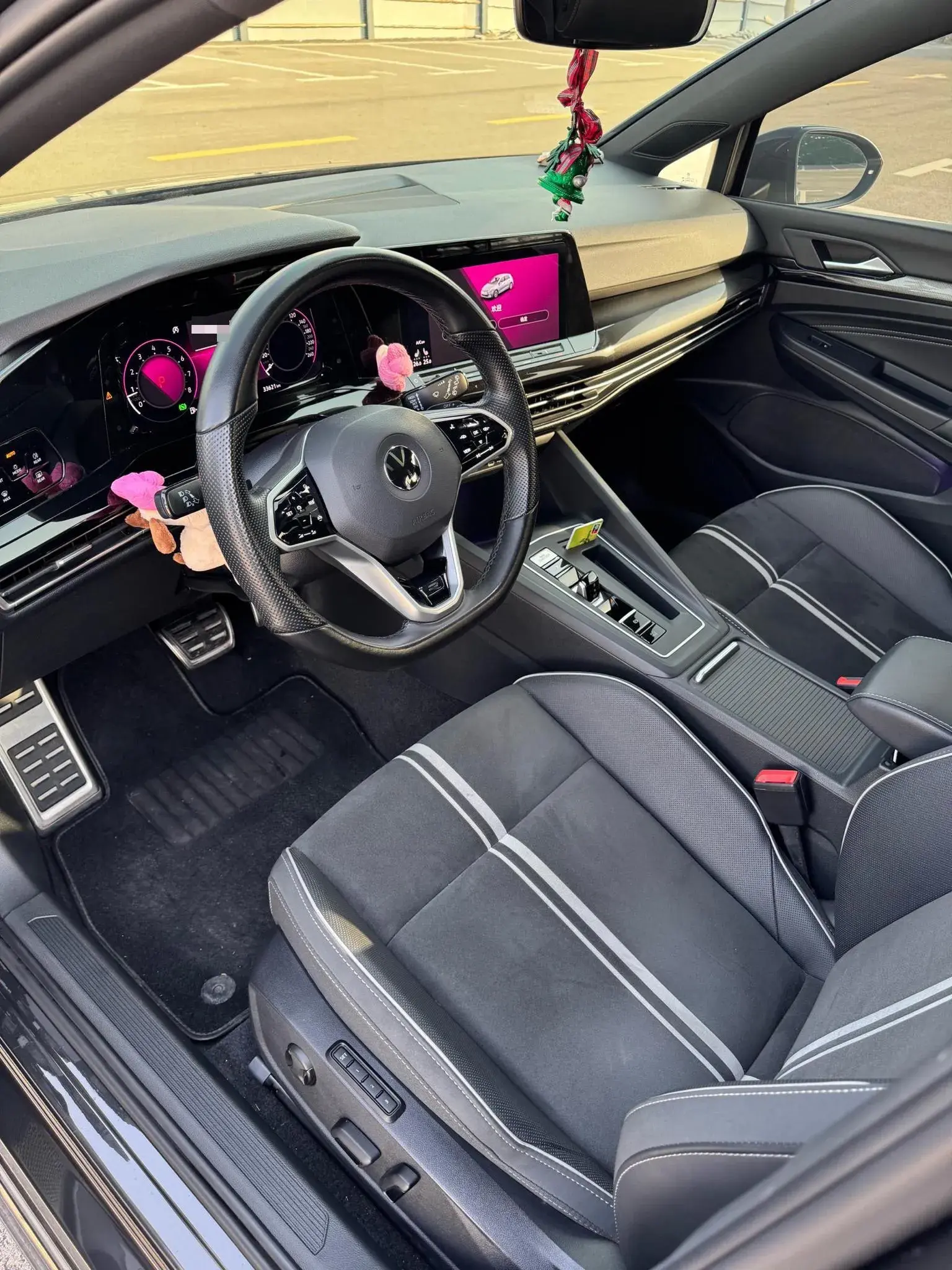 2023 VOLKSWAGEN GOLF thumbnail 3