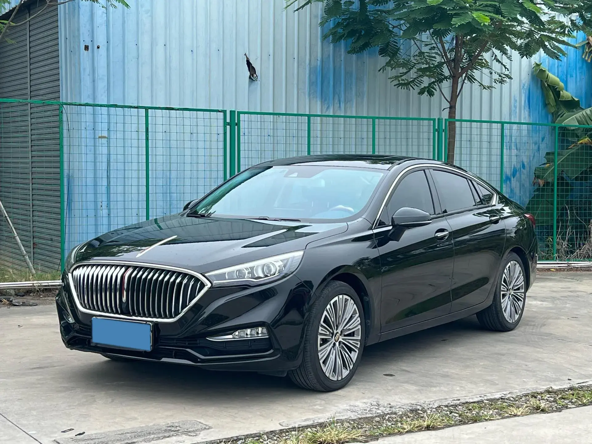 2022 HONGQI H5 view 1