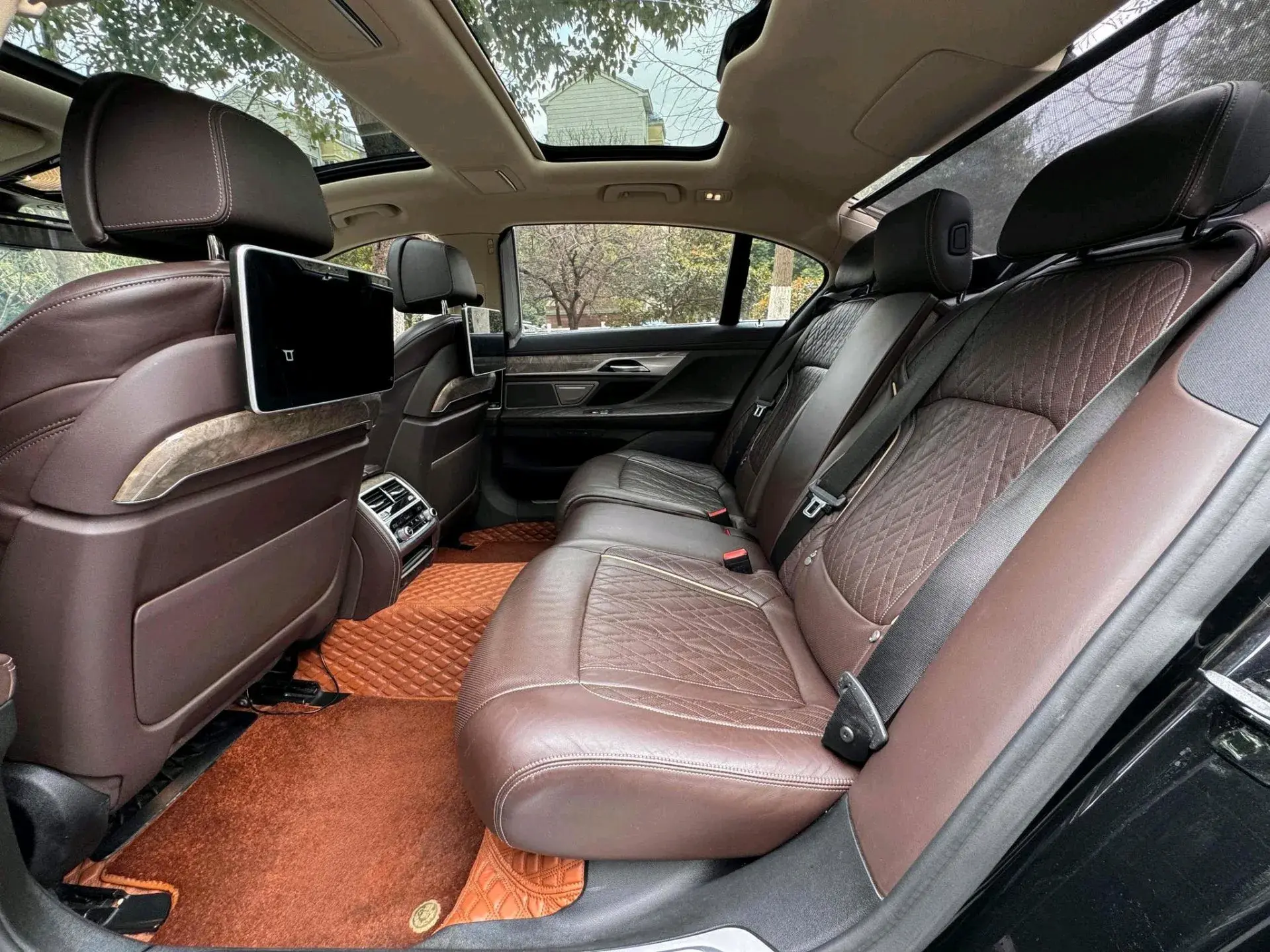 2019 BMW 7 thumbnail 3