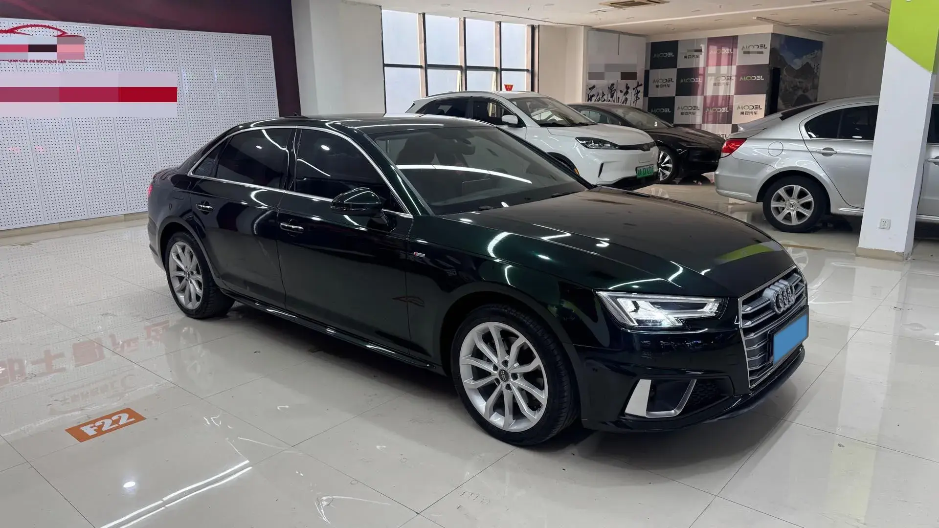2019 AUDI A4L thumbnail 3