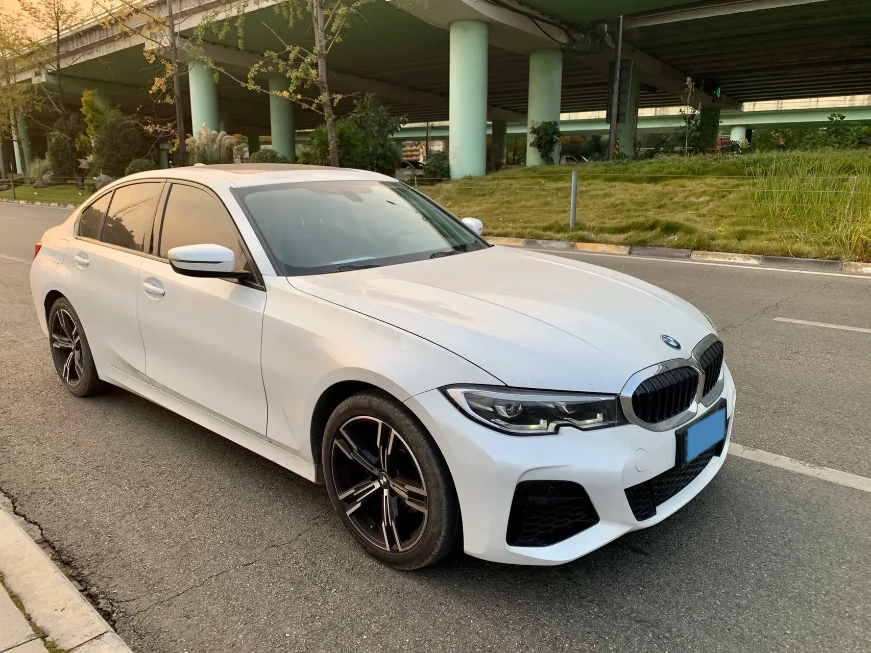 2021 BMW 3 thumbnail 3