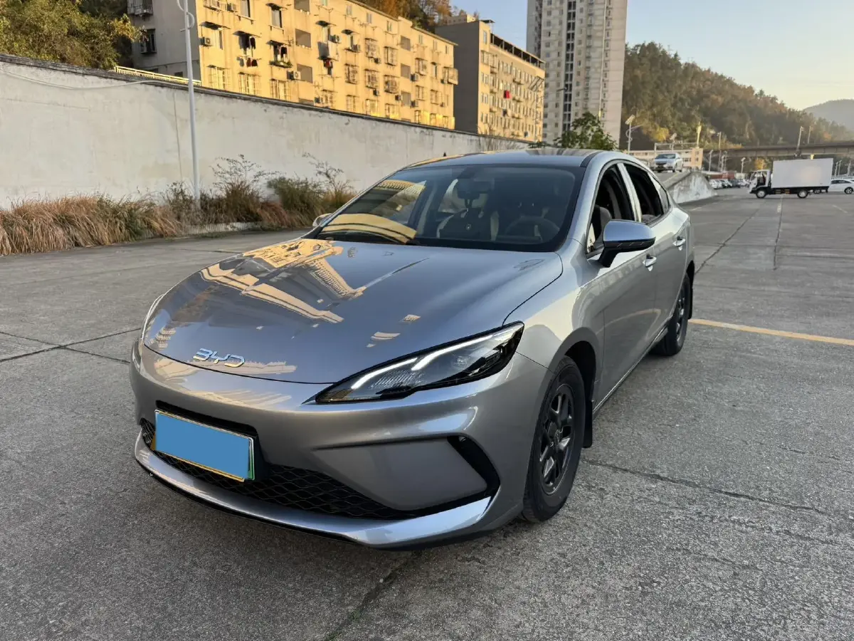 2025 BYD Seal05 DM-i 1.5L 101HP L4 E-CVT PHEV 7.68KWH