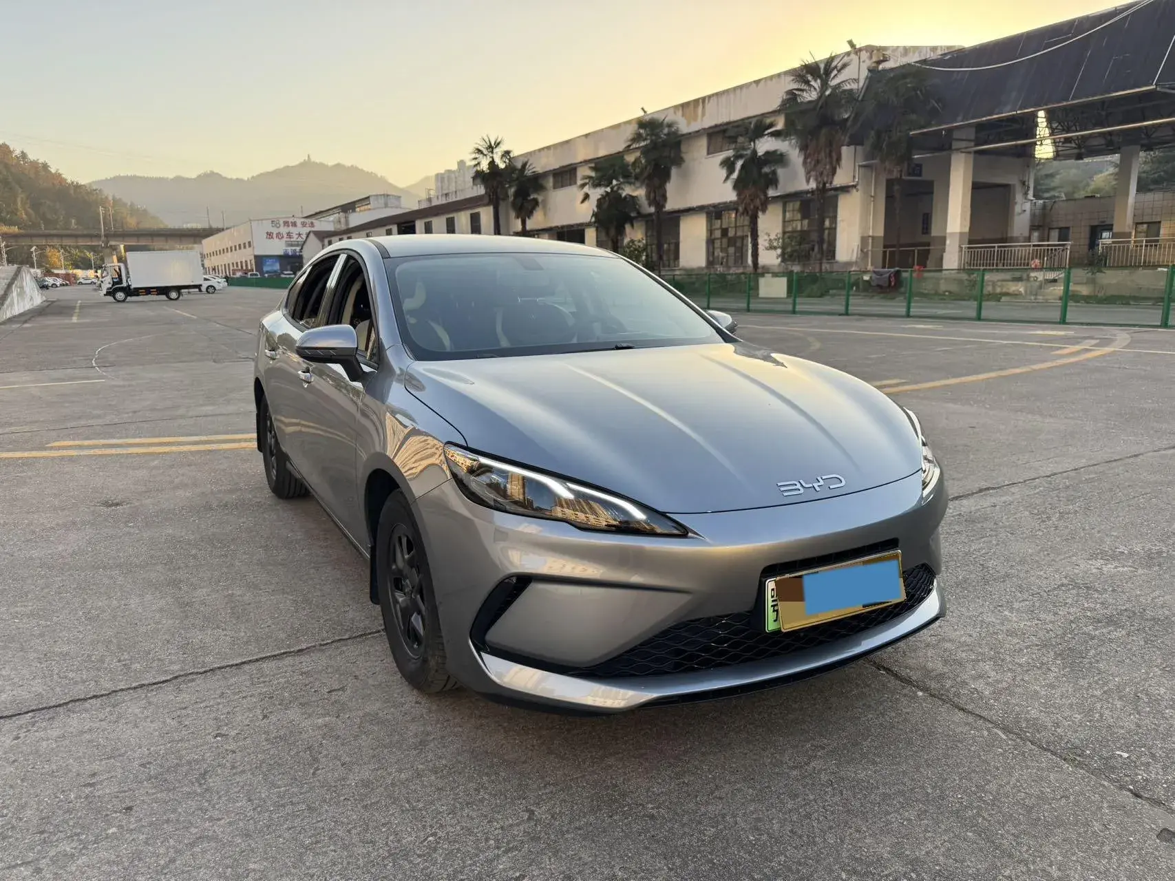 2025 BYD SEAL05 thumbnail 2