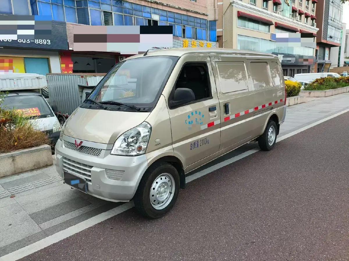 2021 WuLing RongGuang 1.5L 99HP L4 5MT