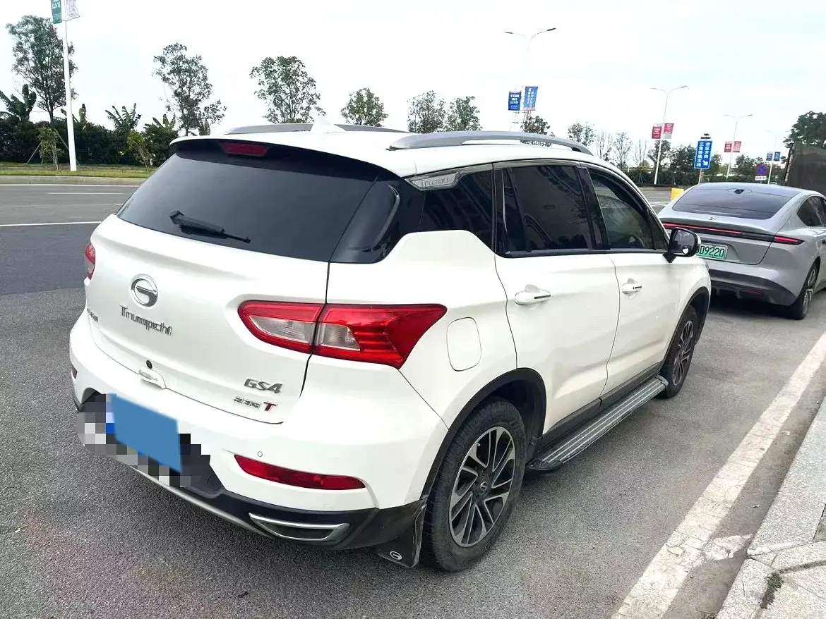 2017 GAC TRUMPCHI thumbnail 3