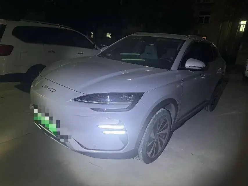 2023 BYD SONG view 1