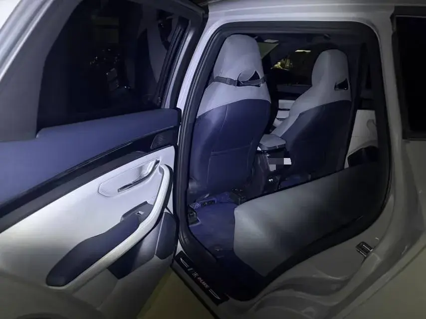 2023 BYD SONG thumbnail 3