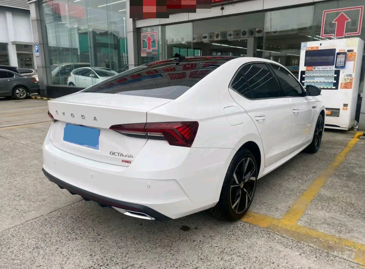 2022 SKODA OCTAVIA thumbnail 3