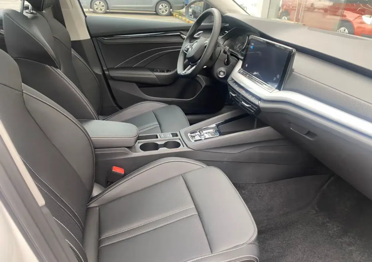 2022 SKODA OCTAVIA thumbnail 4