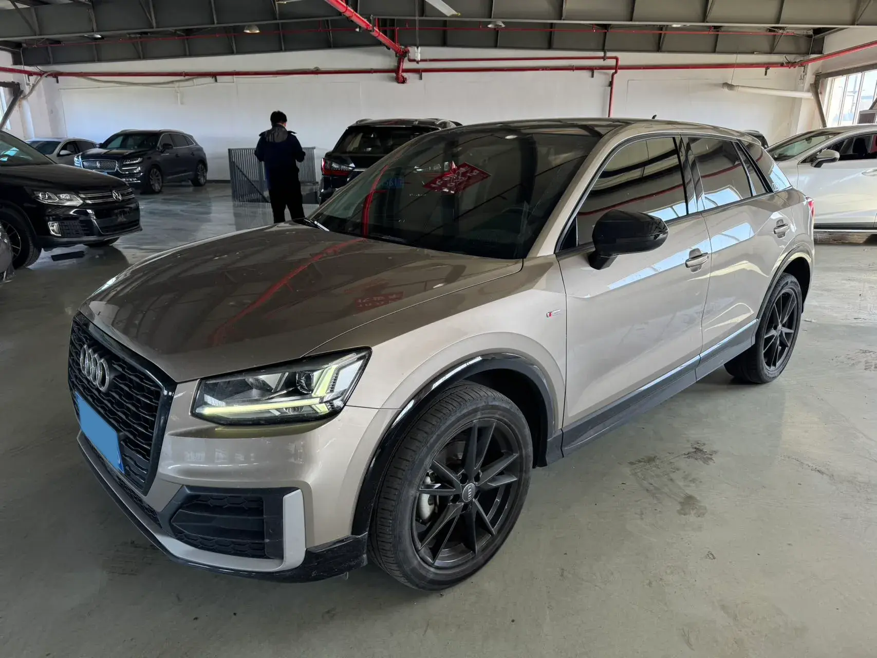 2020 AUDI Q2L view 1