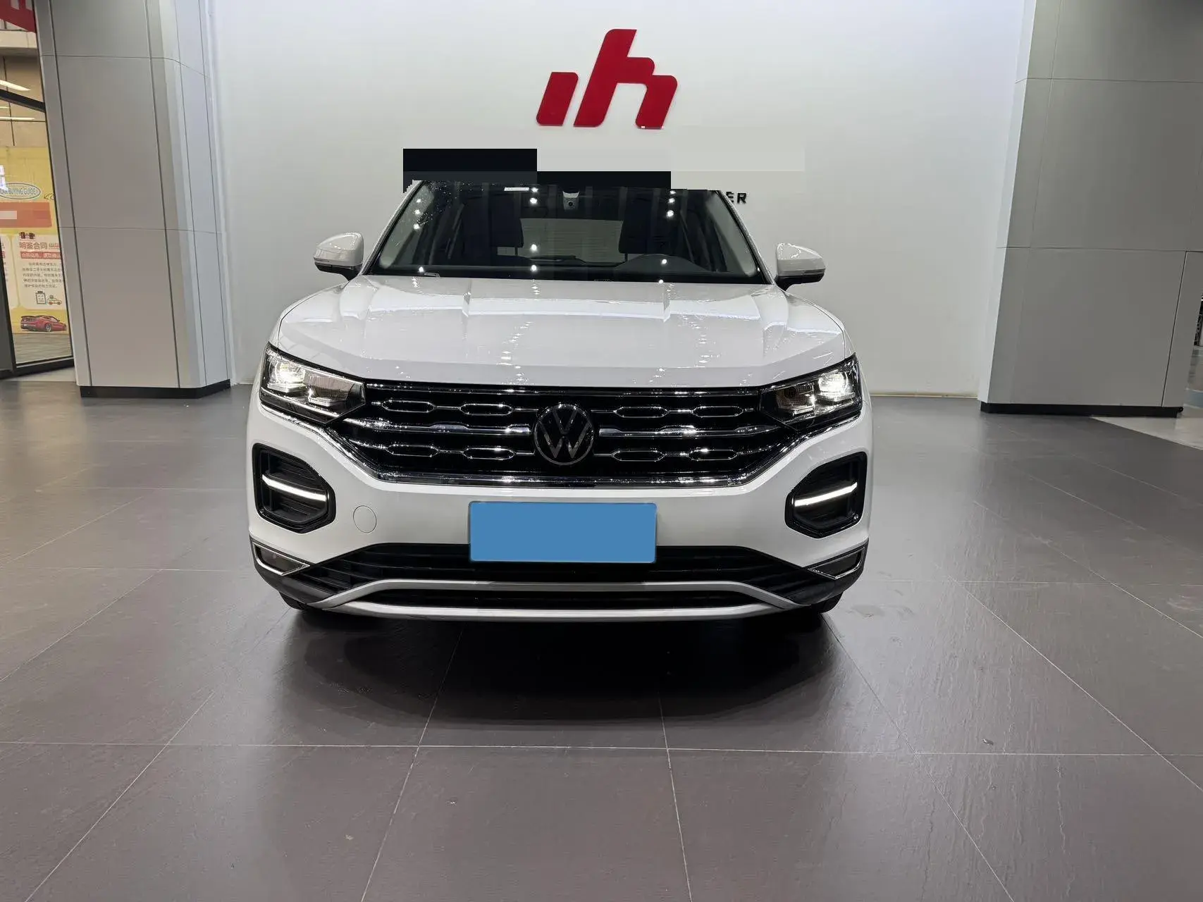 2022 VOLKSWAGEN TAYRON thumbnail 2