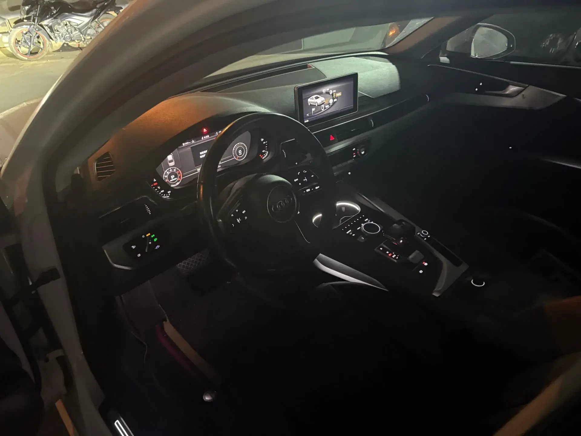 2019 AUDI A4L thumbnail 3