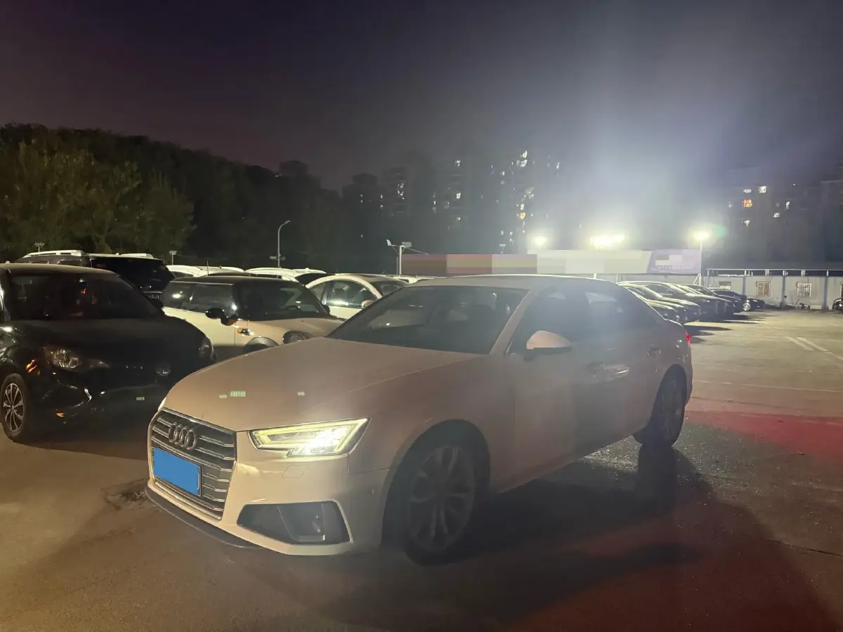2019 Audi A4L 2.0T 190HP L4 7DCT