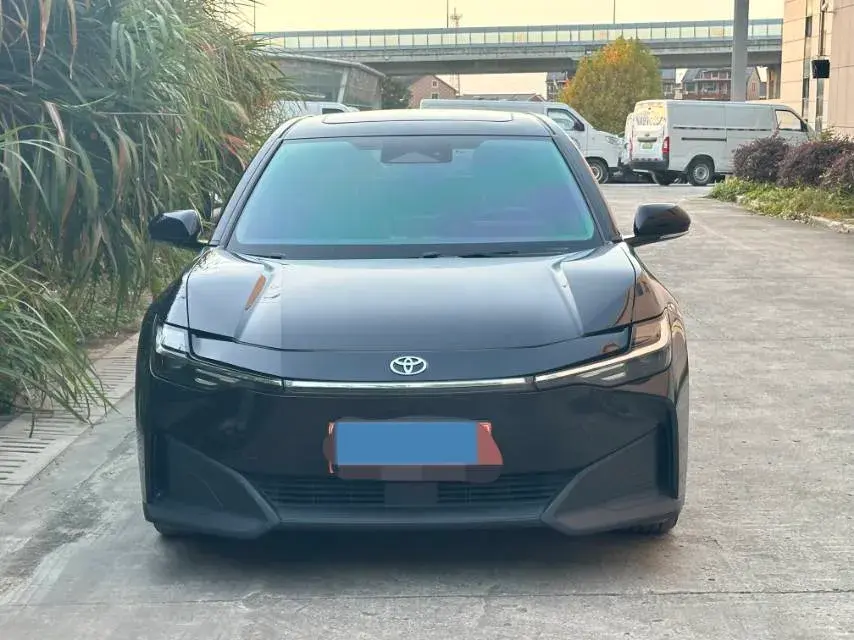 2023 TOYOTA BZ3 thumbnail 4