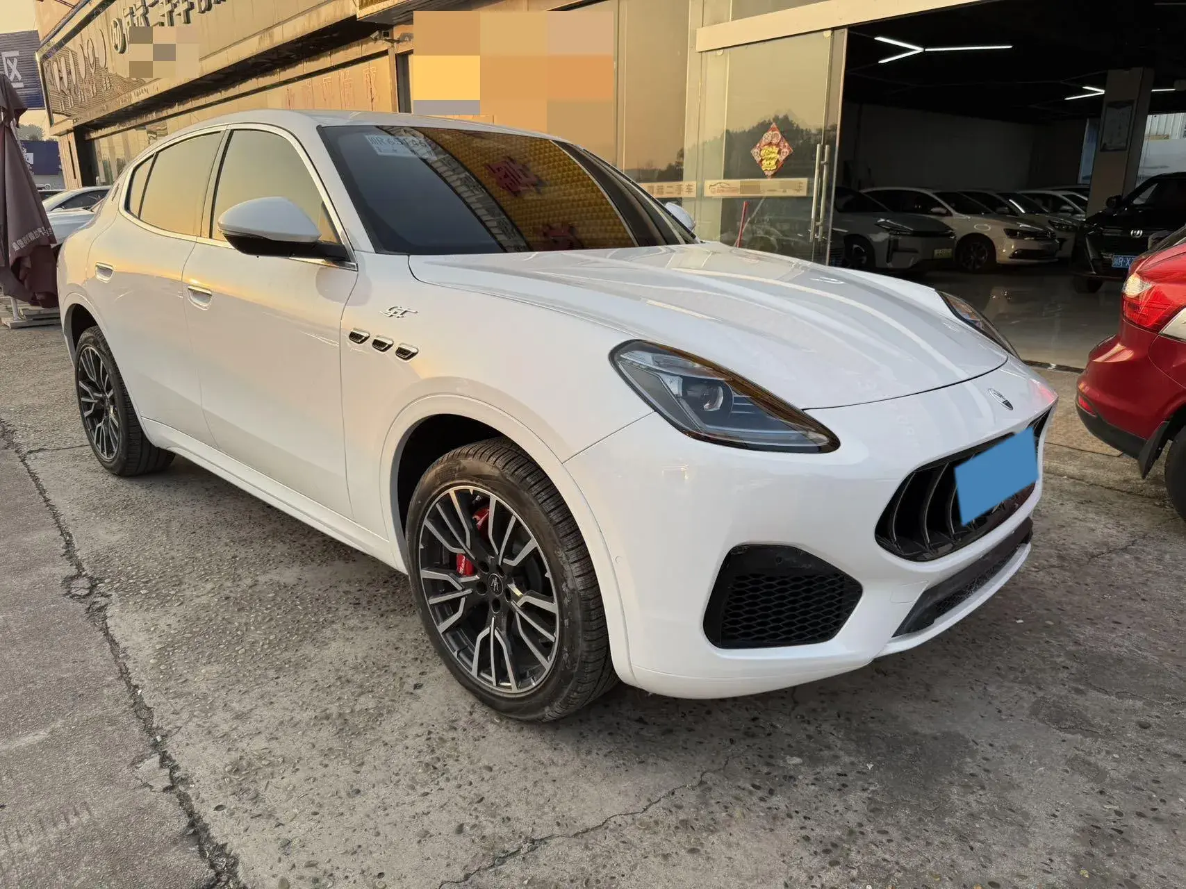 2022 MASERATI LEVANTE thumbnail 2