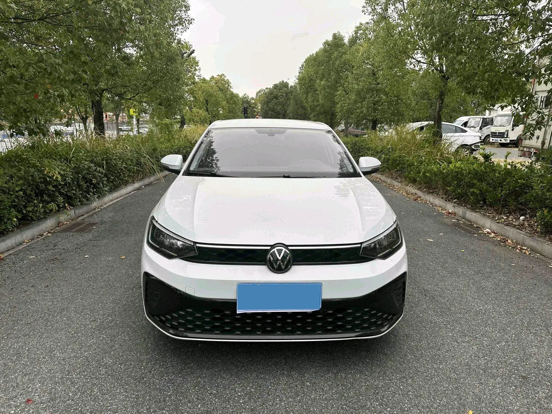 2025 VOLKSWAGEN LAVIDA thumbnail 2